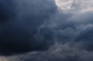 Gewitter ziehen über den Zollernalbkreis.(Symbolfoto) Foto: dpa/Martin Gerten